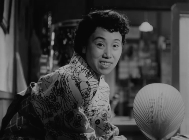 Haruko Sugimura dans 東京物語 (Voyage à Tokyo, 1953) de 小津 安二郎 (Yasujirō Ozu)