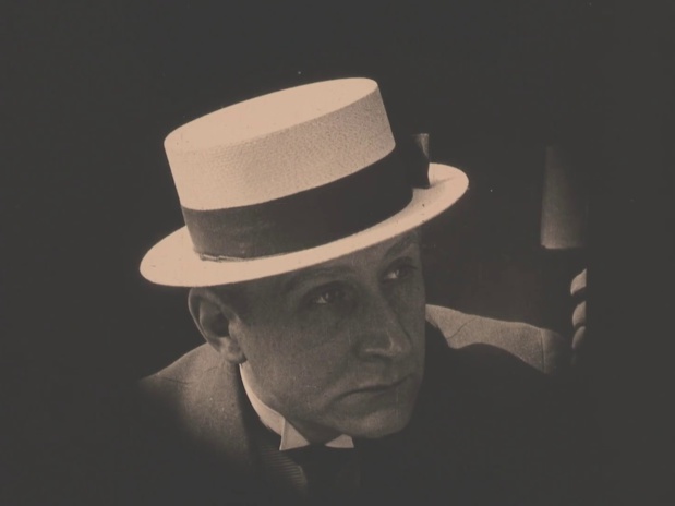 Gabriel Signoret dans le film muet La cigarette (1919) de Germaine Dulac