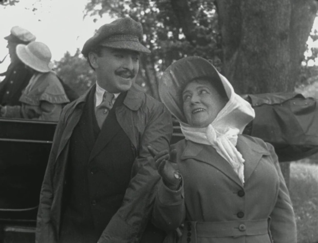 La comédienne Augusta Burmeister dans le film muet américain The ocean waif (1916) d'Alice Guy