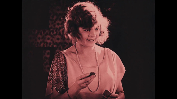 Maud Tiller dans le film muet Vent debout (1923) de René Leprince