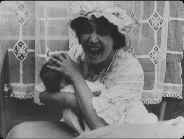 Lois Weber dans le film américain muet Suspense (1913) de Lois Weber et Phillips Smalley