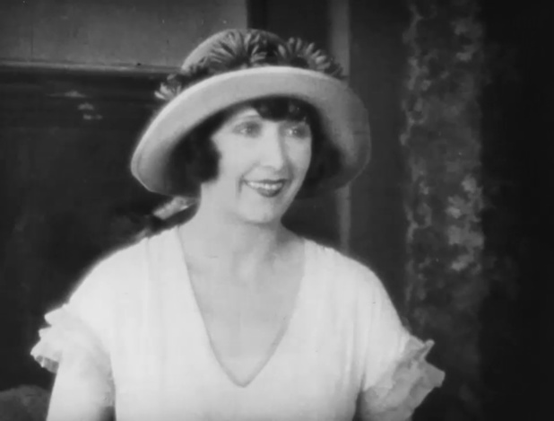 Mae Busch dans The unholy three (Le club des trois, 1925) de Tod Browning