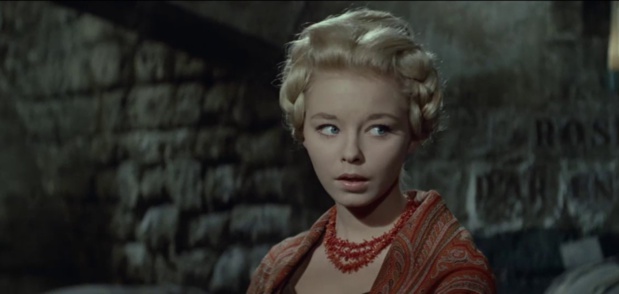 La comédienne Jill Haworth dans le film franco-italien Les mystères de Paris (1962) d'André Hunebelle