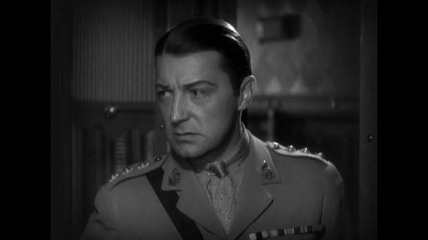 L'acteur Clive Brook dans le film Shanghaï express (1932) de Josef von Sternberg