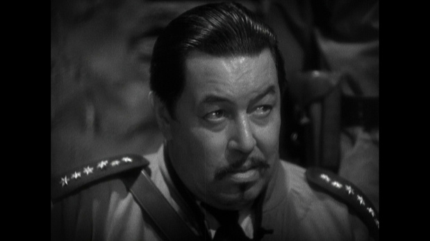 Warner Oland dans Shanghaï express (1932) de Josef von Sternberg