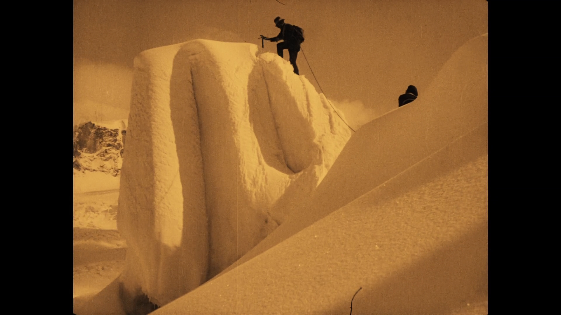 Image du documentaire allemand Im Kampf mit dem Berge (A l'assaut de la montagne, 1921) d'Arnold Fanck