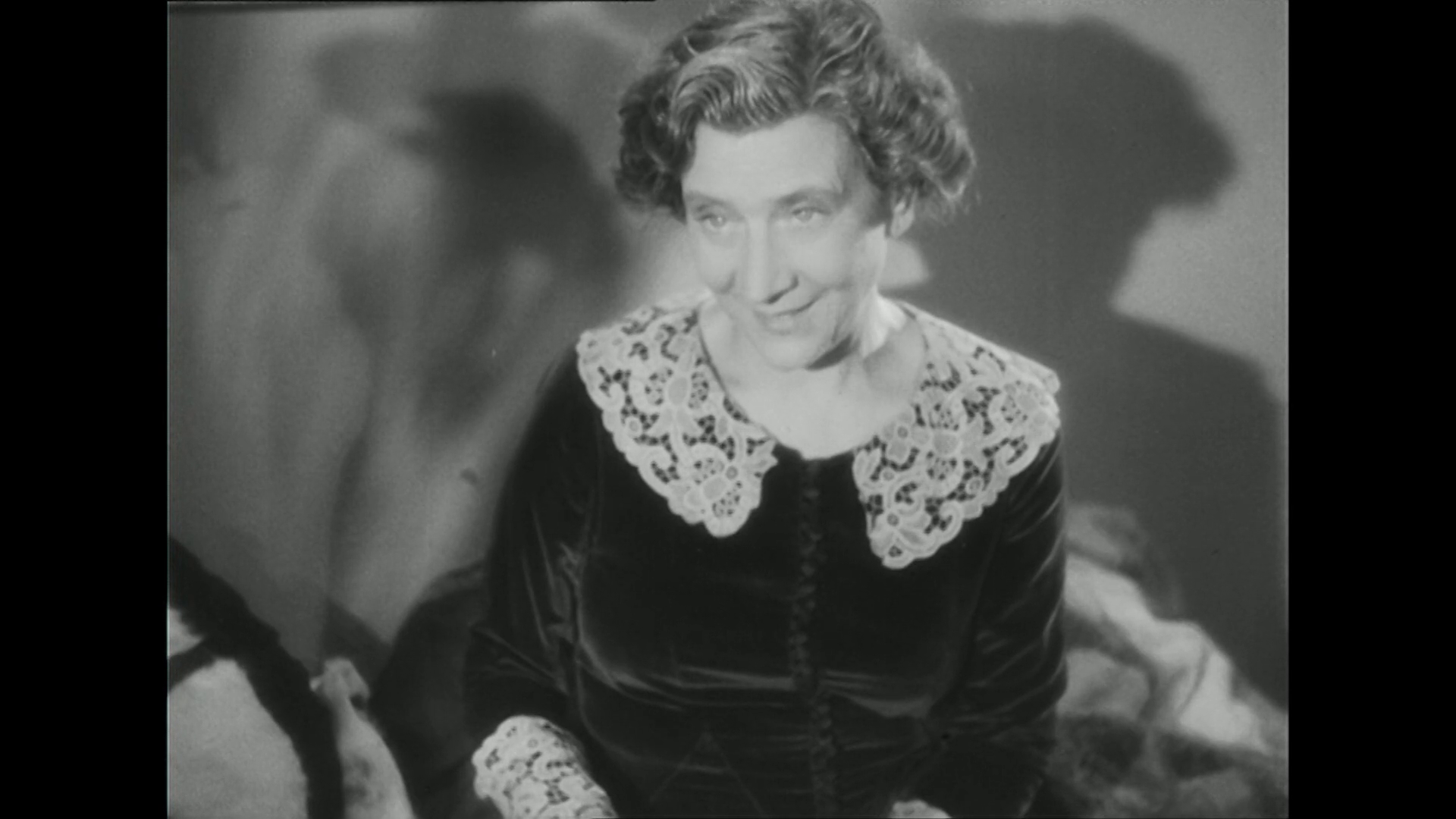 L'actrice Sylvie dans Montmartre sur Seine (1941) de Georges Lacombe