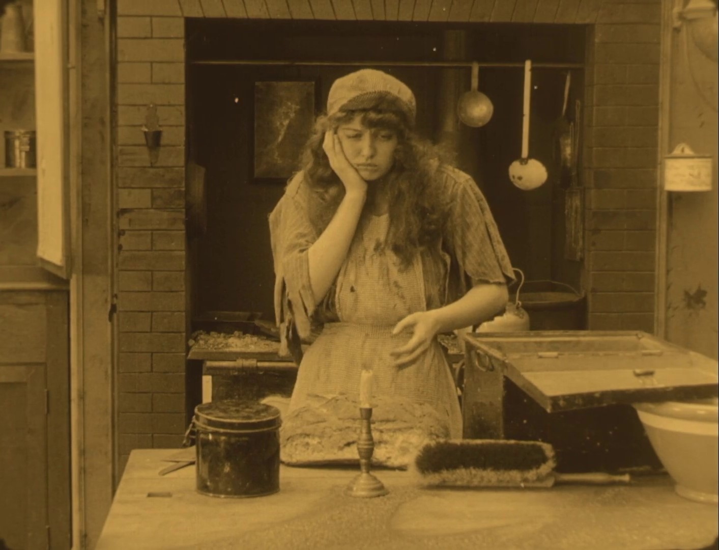 La comédienne Doris Kenyon dans le film muet américain The ocean waif (1916) d'Alice Guy