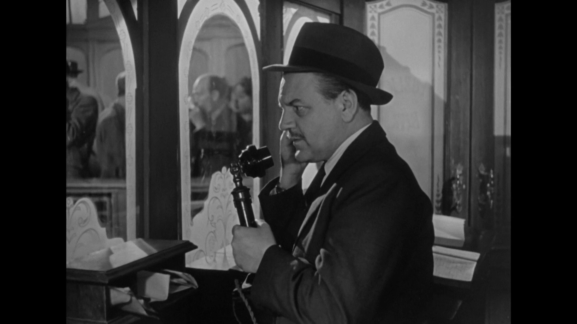 Naunton Wayne dans le film britannique Circle of danger (L'enquête est close, 1951) de Jacques Tourneur