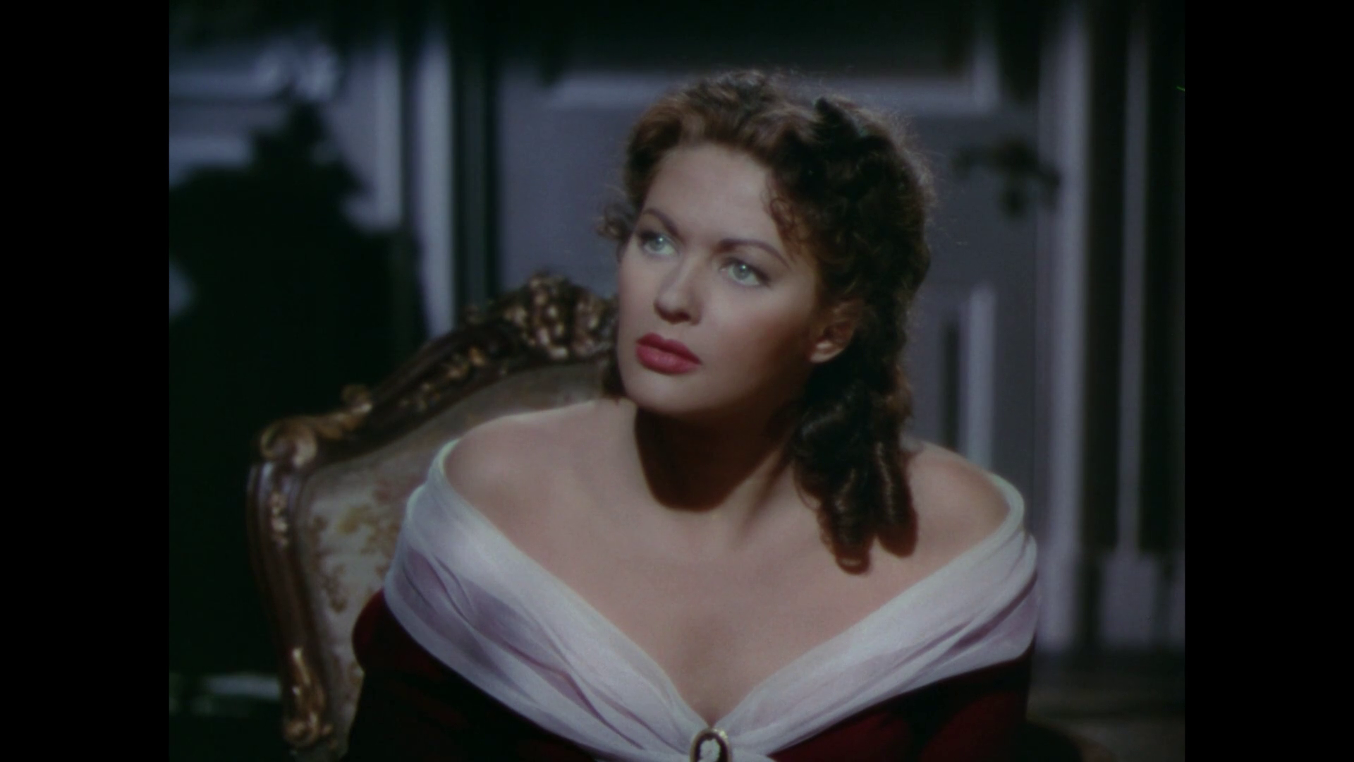 Yvonne de Carlo dans le film Sea devils (La belle espionne, 1953) de Raoul Walsh