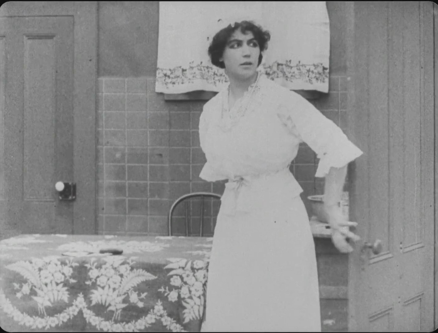 Lois Weber dans Suspense (1913) de Lois Weber et Phillips Smalley