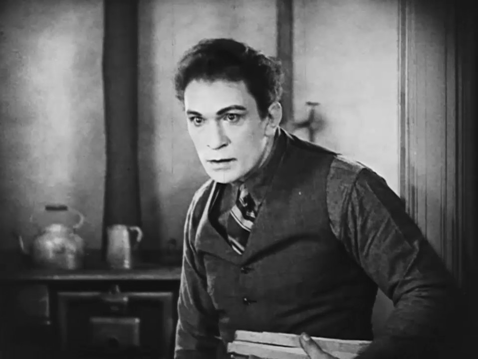 Victor McLaglen dans The unholy three (Le club des trois, 1925) de Tod Browning