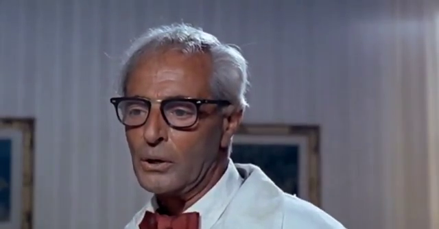 L'acteur Tino Bianchi dans le film policier Maigret a Pigalle (Maigret à Pigalle, 1966) de Mario Landi