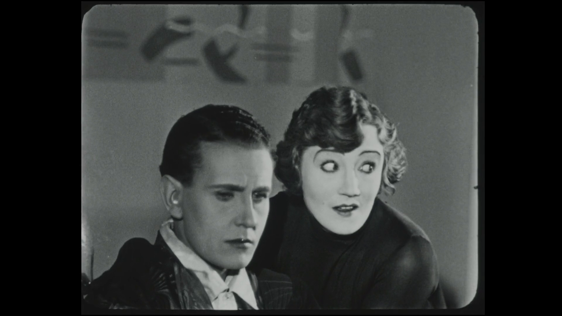 Arthur Pusey et Ica de Lenkeffy dans le film muet Souris d'hôtel (1929) d'Adelqui Millar